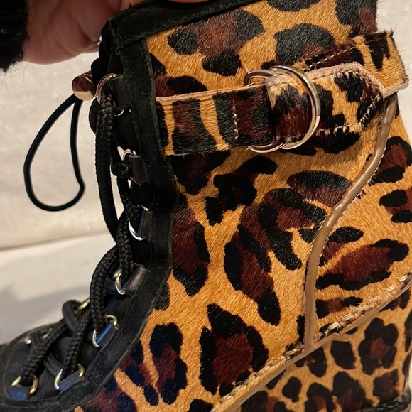 Diane von Furstenberg leopard calf hair wedges. Size 7. - Picture 8 of 8